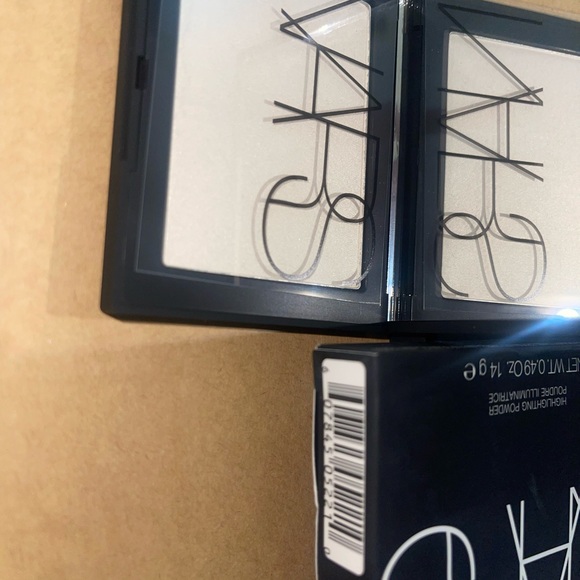 NARS Highlighting powder - choose your shade - Picture 12 of 13
